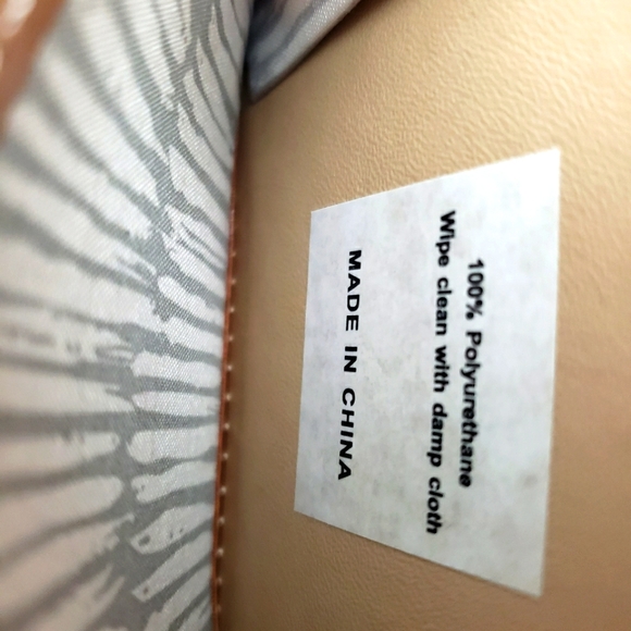 NWT Francesca's ID Wallet - Picture 4 of 7